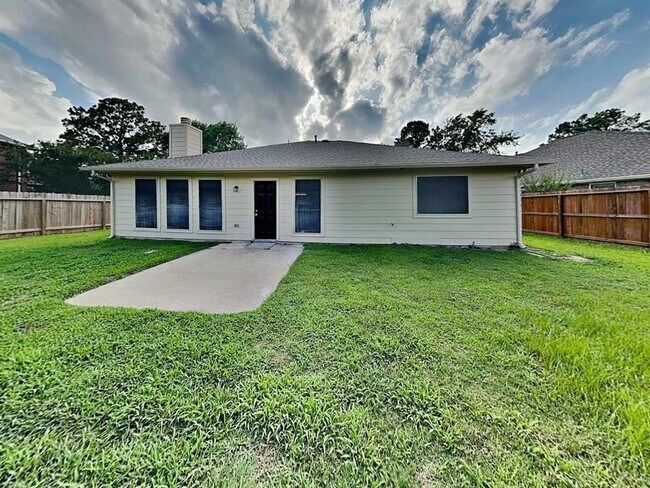 Building Photo - 18115 Water Mill Dr