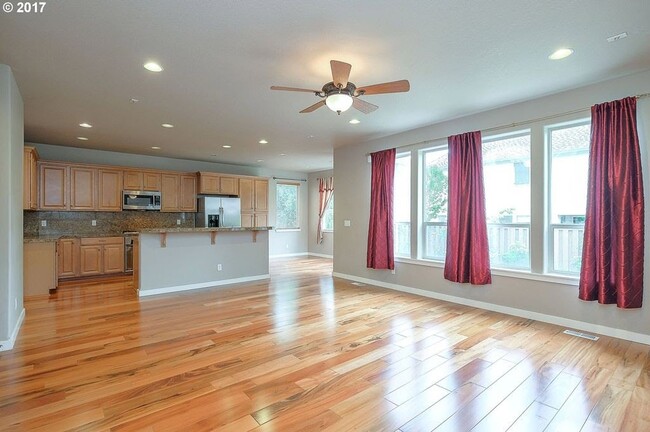 Building Photo - 6146 NE Ridgestone Ct