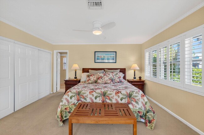 Building Photo - 2871 NE 26th Ct