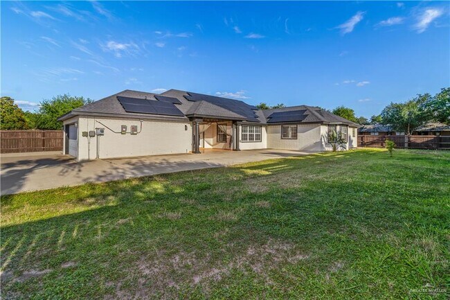 Building Photo - 2318 Flushing Meadows Dr