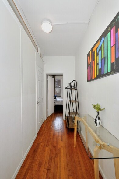 Building Photo - 474 9th Ave