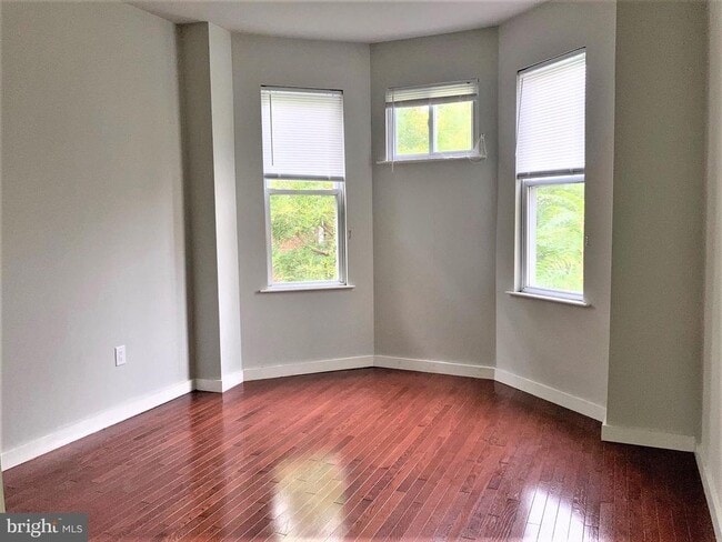 Building Photo - 742 S 53rd St