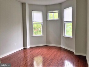 Building Photo - 742 S 53rd St