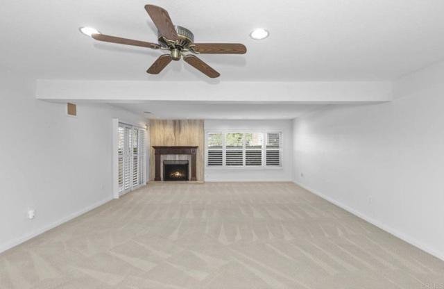 Building Photo - 6880 Hyde Park Dr