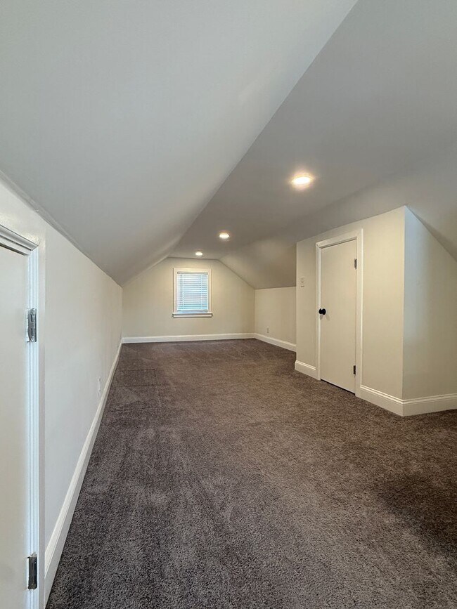 Building Photo - Beautiful 3 Bedroom Single-Family Home in Essex, MD