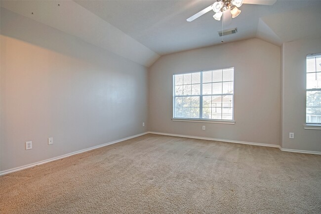 Building Photo - 243 Drake Run Ln