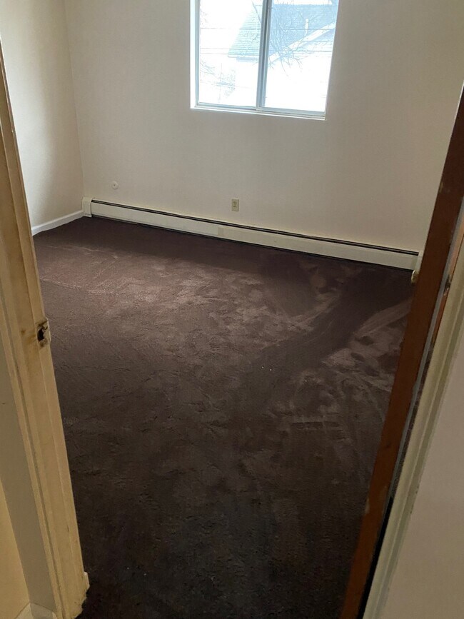 living room area on 2nd floor - 226 Vine Ave