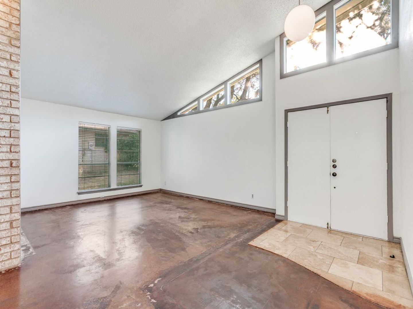 Building Photo - 12411 La Lira St