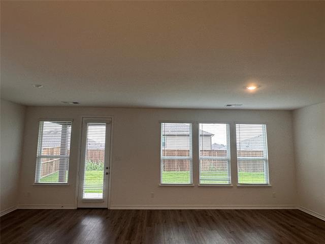 Building Photo - 663 Saxony Dr