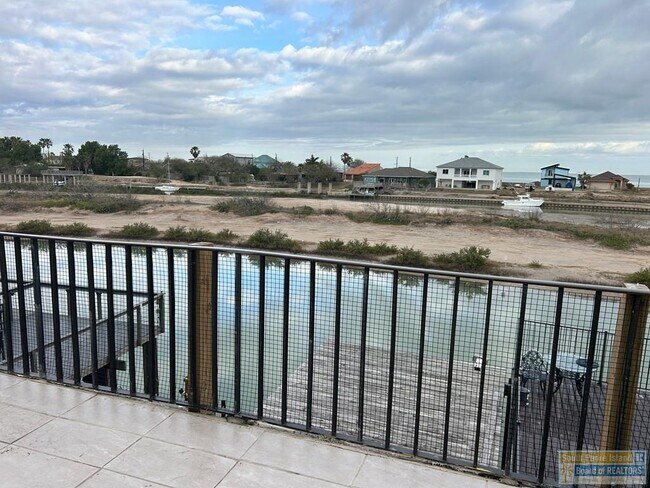 Building Photo - 1342 Harbor Island Dr