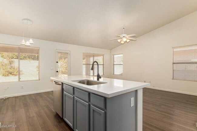 Building Photo - 6444 W Tonto Dr
