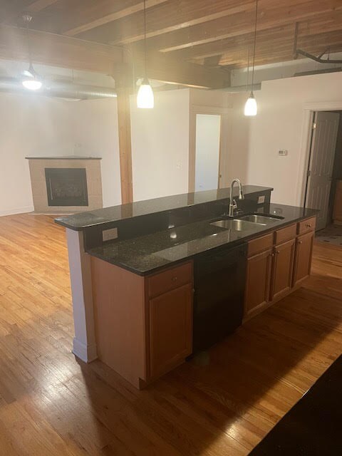 Building Photo - 500 N Damen Ave