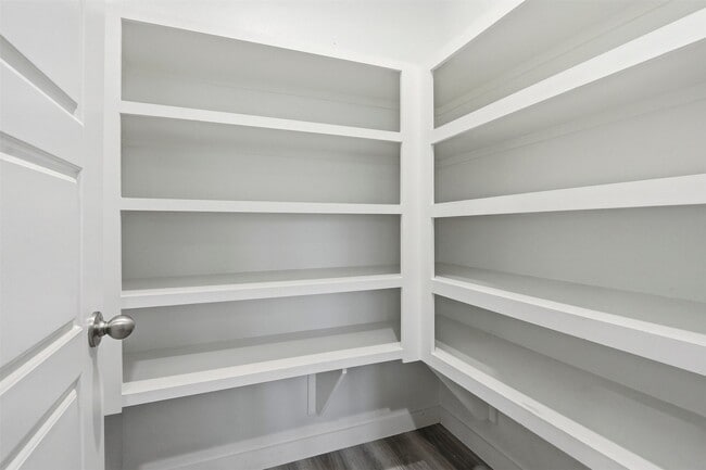 Building Photo - 12330 Basilwood Dr