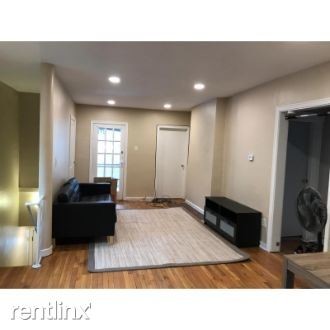 Building Photo - 4 br, 1 bath Townhome - 5557 Darlington Rd
