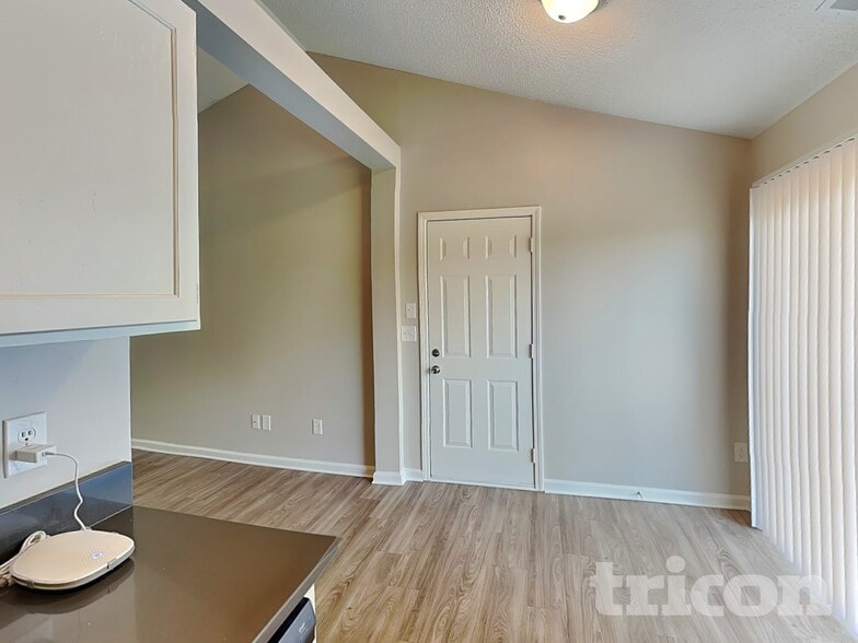 Building Photo - 4438 Fawnbrook Ave SW