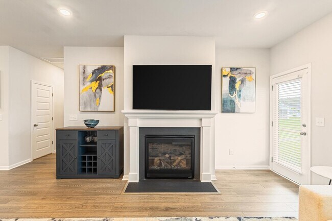 Building Photo - 5822 Whitebark Dr
