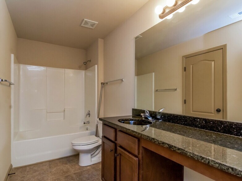 Building Photo - 3343 Sag Harbor Ct NE