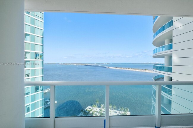 Building Photo - 2127 Brickell Ave