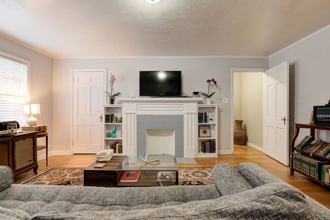 Building Photo - Updated 2 Bed 1 Bath in NW OKC