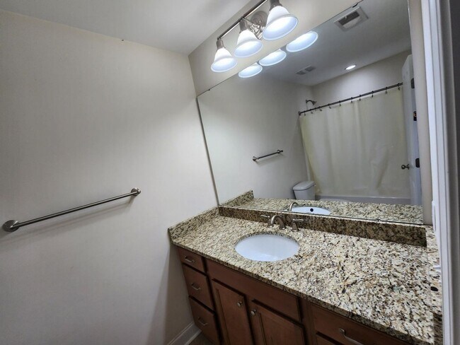 Building Photo - 4952 Date Palm Dr