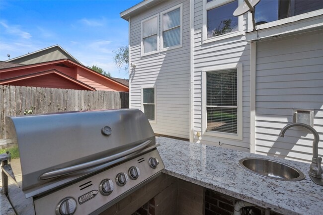 Building Photo - 1213 Wakefield Dr