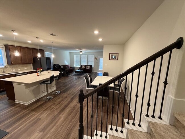 Building Photo - 228 Regatta Trl