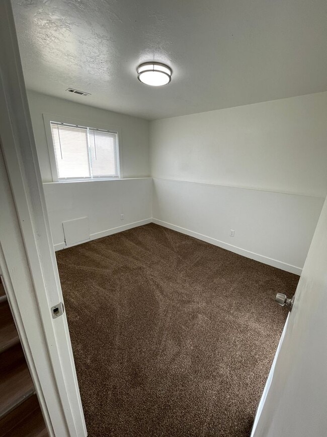 Building Photo - 3-Bedroom Twin Home with Private Backyard