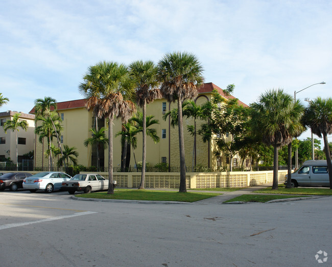 Primary Photo - Devon Apartments