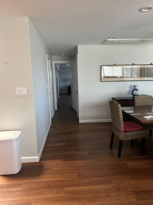 Building Photo - Penthouse in Wailuku secured building