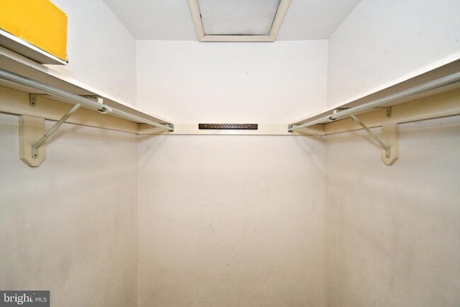 Building Photo - 308 Foxcroft Cir