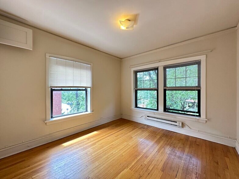Building Photo - 1314 Oak Ave