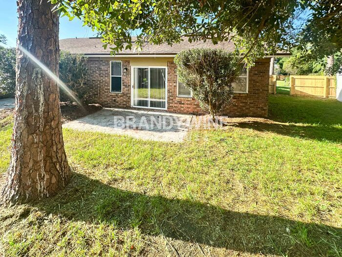 Building Photo - 10498 Arrowhead Dr
