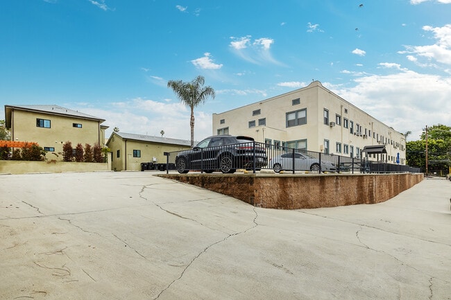 Parking - 123 S Ave 63