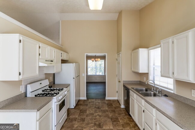 Building Photo - 1075 Omaha Dr