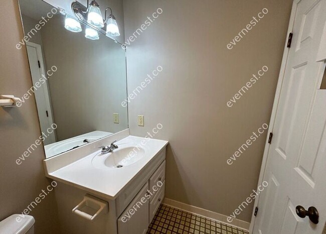 Building Photo - 2120 Newport Landing