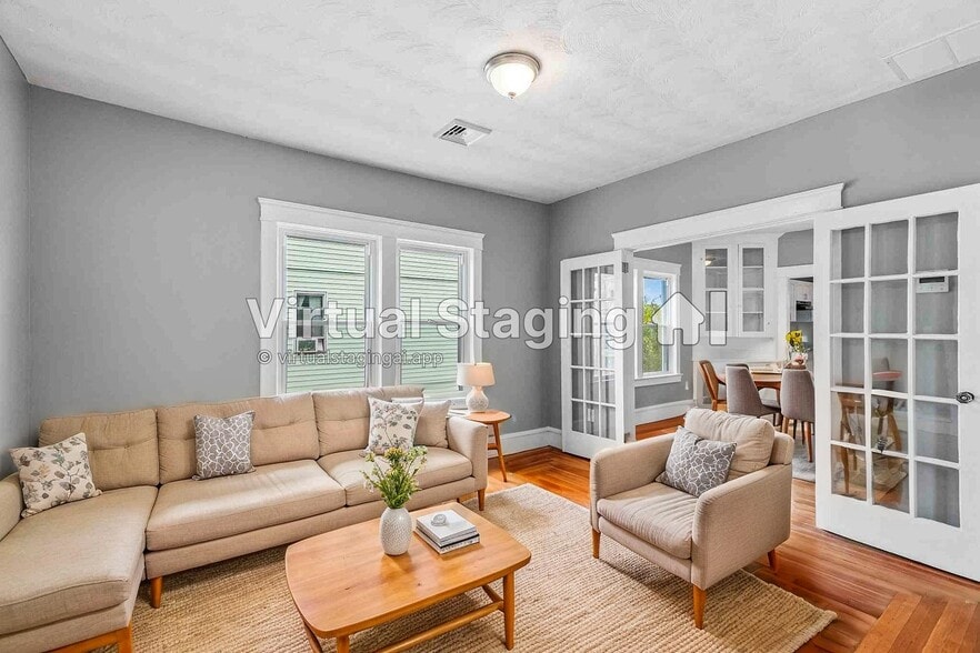 Building Photo - 100 Weetamoe St