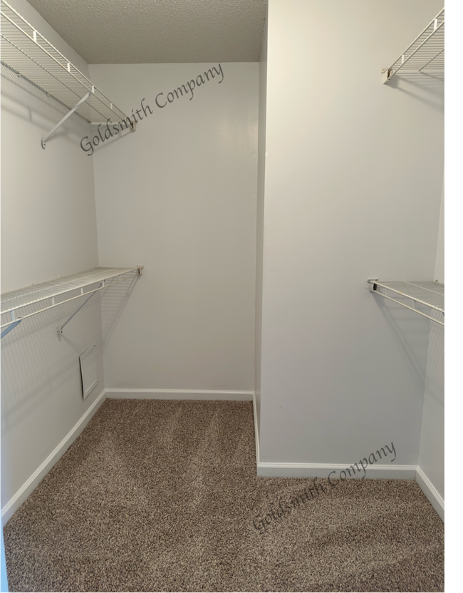 Building Photo - 8 Furwood Ct