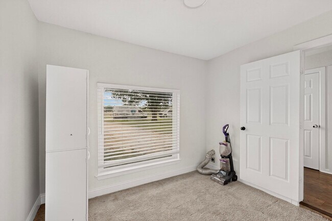 Building Photo - 10332 Grabbs Ln