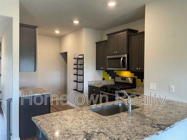 Building Photo - 1712 Vermilion Ln