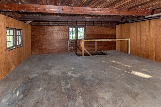 Building Photo - 81 Kingwood Stockton Rd