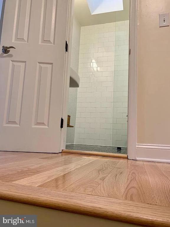 Building Photo - 1819 L St NE