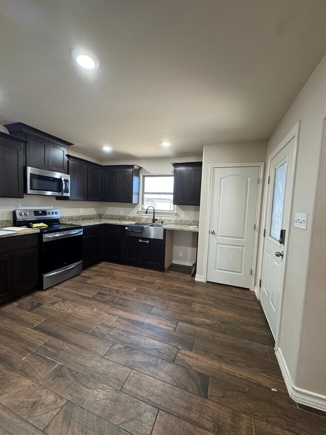 Building Photo - 1507 Port Texas Dr