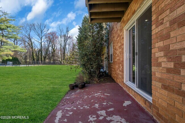 Building Photo - 96 East Ave