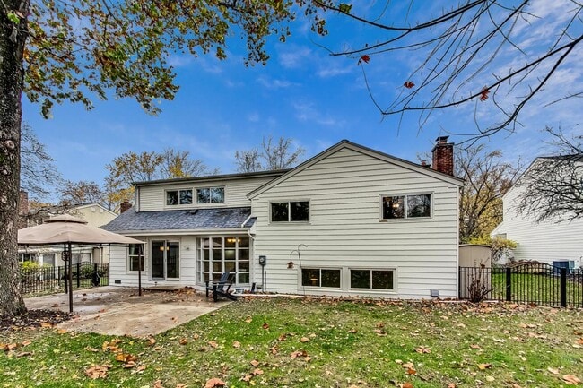 Building Photo - 1232 W Jefferson Ave