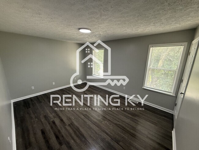 Building Photo - Updated 2-Bed, 1.5-Bath Townhome!
