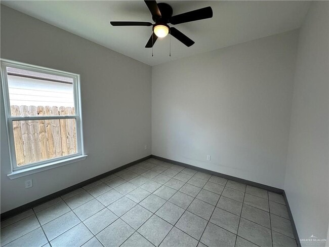 Building Photo - 10 Summit Rd