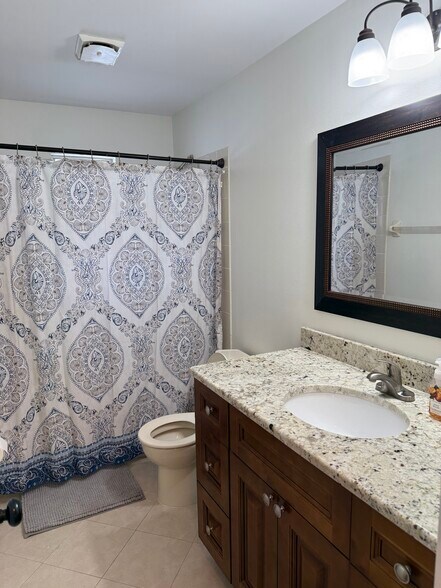 Full bathroom for Bedroom 2 & 3 - 3601 W Santiago St