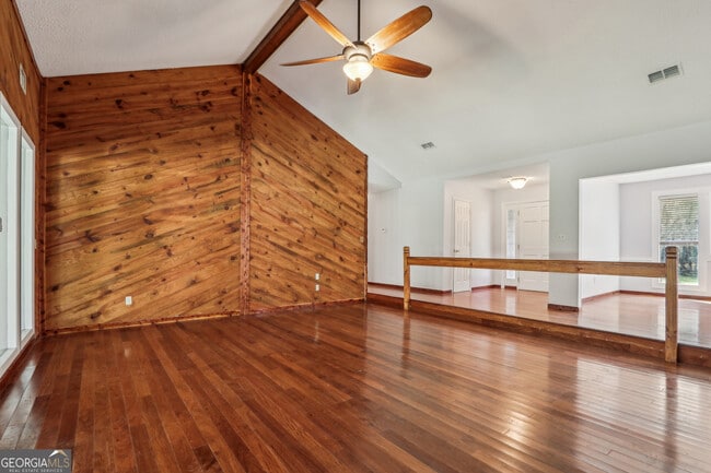 Building Photo - 325 White Oak Pl