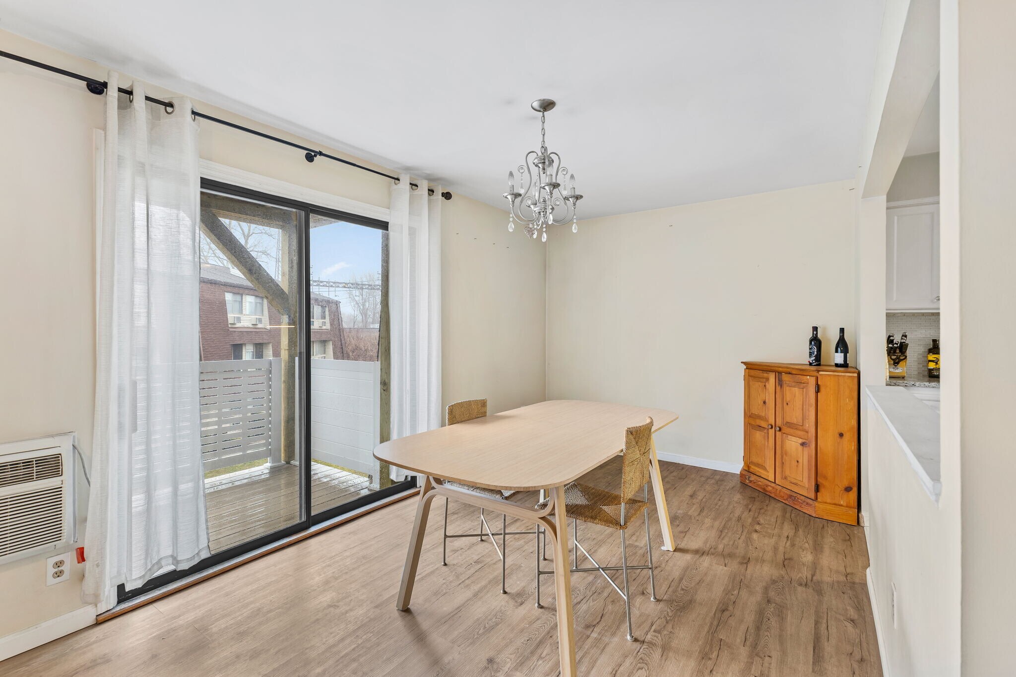 Building Photo - 22 Radio Pl