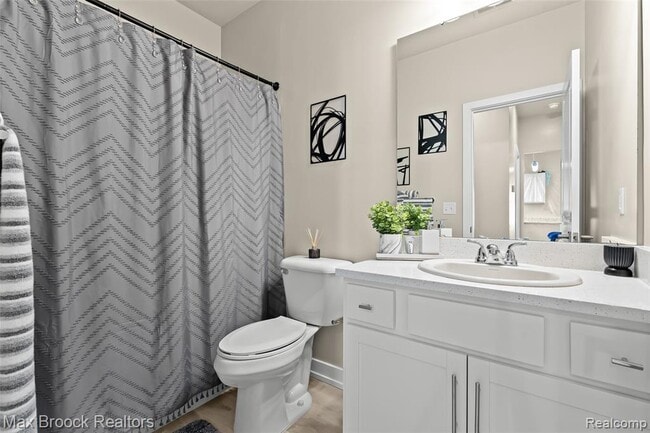 Building Photo - 105 Laurel Ct